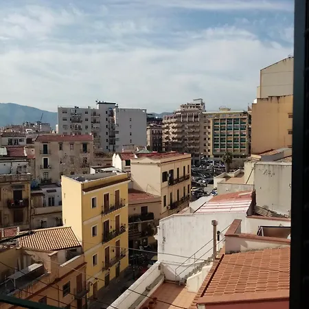 Sturzo House Apartament *